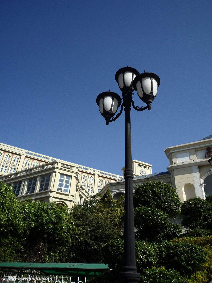 安装景观灯、庭院灯要注意哪些方面(图1) 安装景观灯、庭院灯要注意哪些方面(图1)